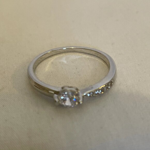 Shining Silver Tone Clear Stone Solitaire with 5 Side Stones Ring Size 8.75 - Picture 8 of 12